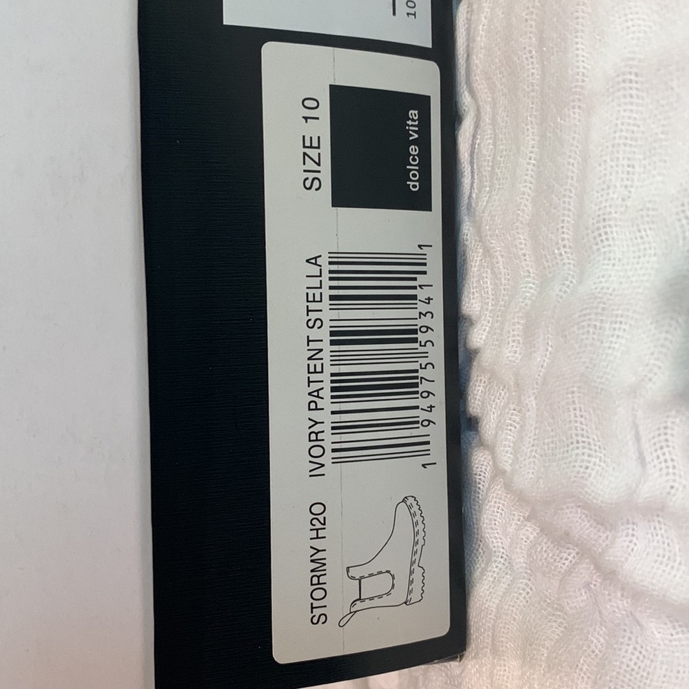 NWT Dolce Vita Ivory Patent Boots, size 10 - Picture 4 of 4